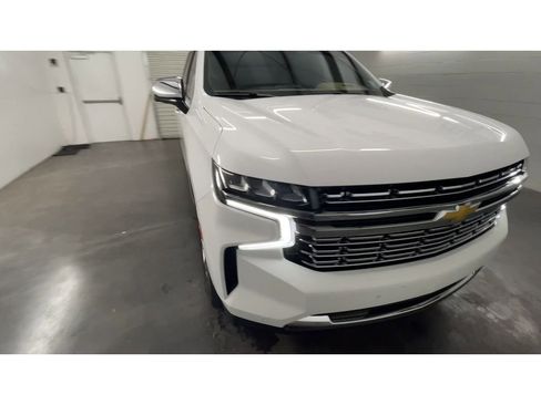 Used 2021 Chevrolet Tahoe Premier w/ Premium Package image 3
