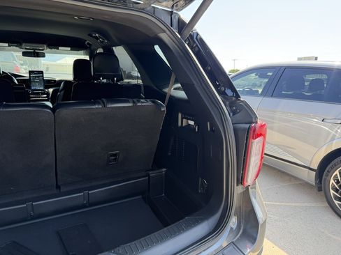 Used 2020 Ford Explorer ST w/ Premium Technology Package AWD/4WD image 4