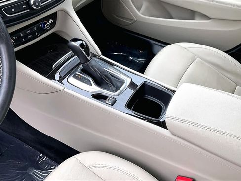 Used 2018 Buick Regal Essence image 16