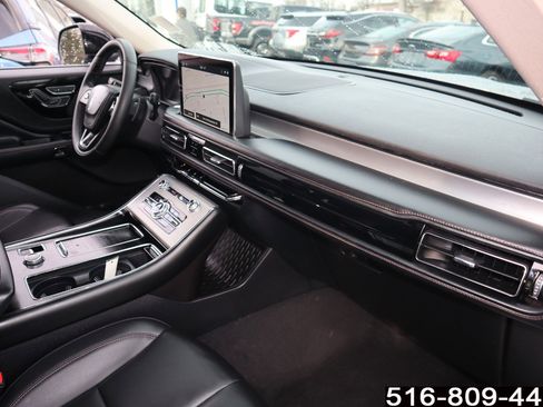 Used 2022 Lincoln Aviator AWD w/ Premium Package image 25