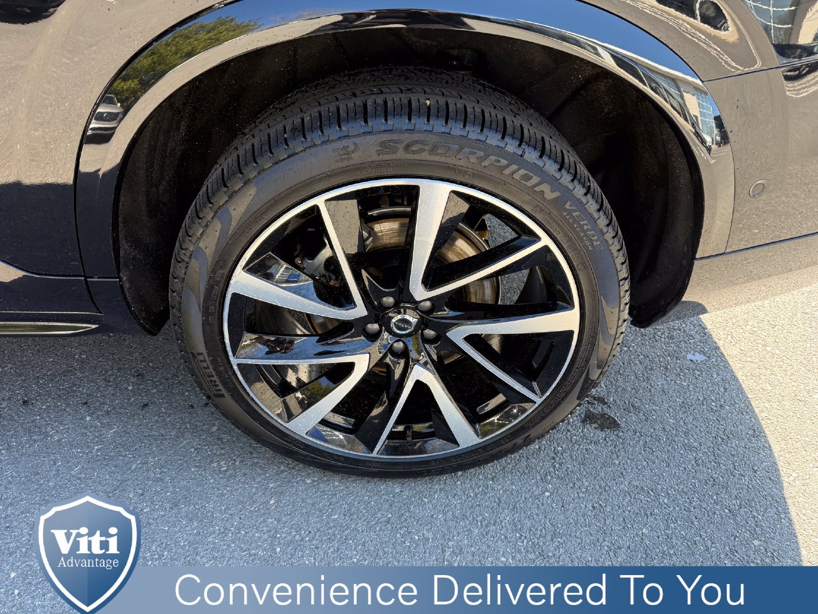 Certified 2025 Volvo XC90 B6 Plus w/ Protection Package Premier AWD/4WD image 13