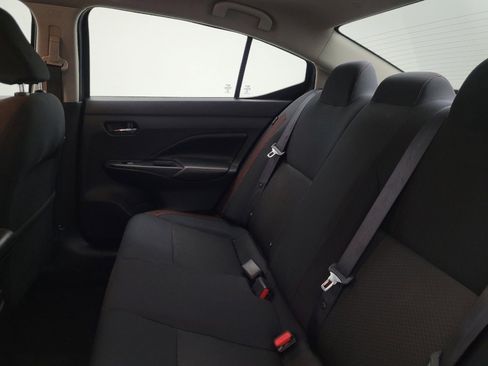 Used 2020 Nissan Versa SR image 18