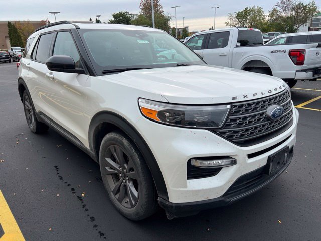 Certified 2023 Ford Explorer XLT w/ Equipment Group 202A AWD/4WD image 1