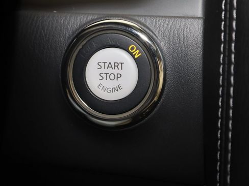 Used 2024 Nissan Armada SL w/ Captain's Chairs Package image 32