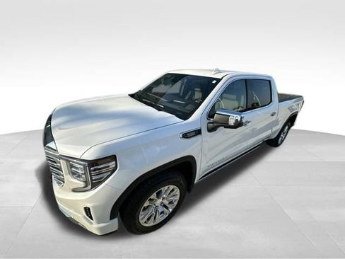 Used 2024 GMC Sierra 1500 Denali w/ Technology Package AWD/4WD image 2