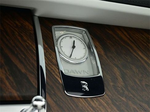 Used 2016 Rolls-Royce Dawn image 30