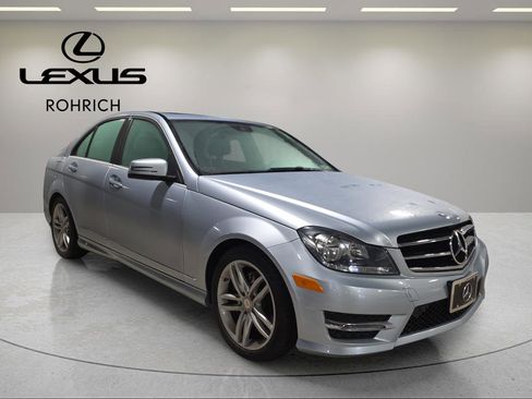 Used 2014 Mercedes-Benz C 300 4MATIC Sedan image 4