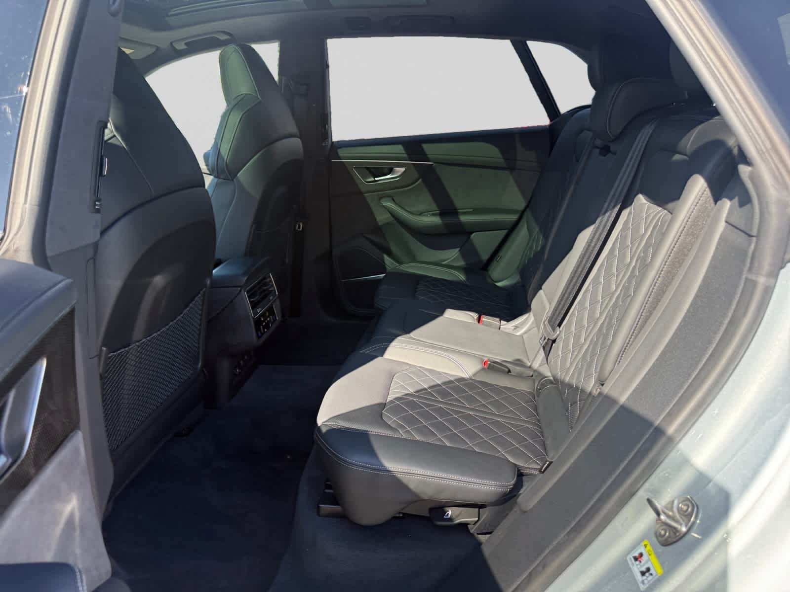 Used 2023 Audi SQ8 Premium Plus AWD/4WD image 15