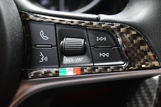 Used 2019 Alfa Romeo Giulia Ti RWD image 19