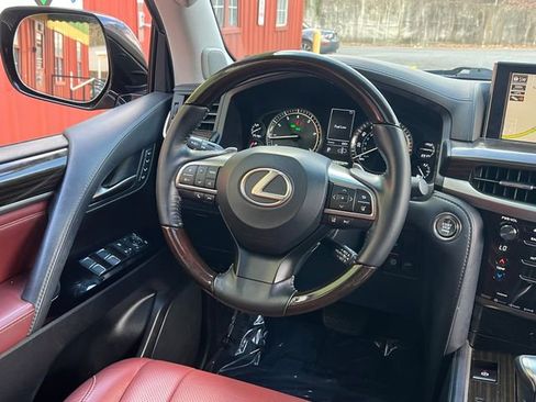 Used 2019 Lexus LX 570 4WD image 20