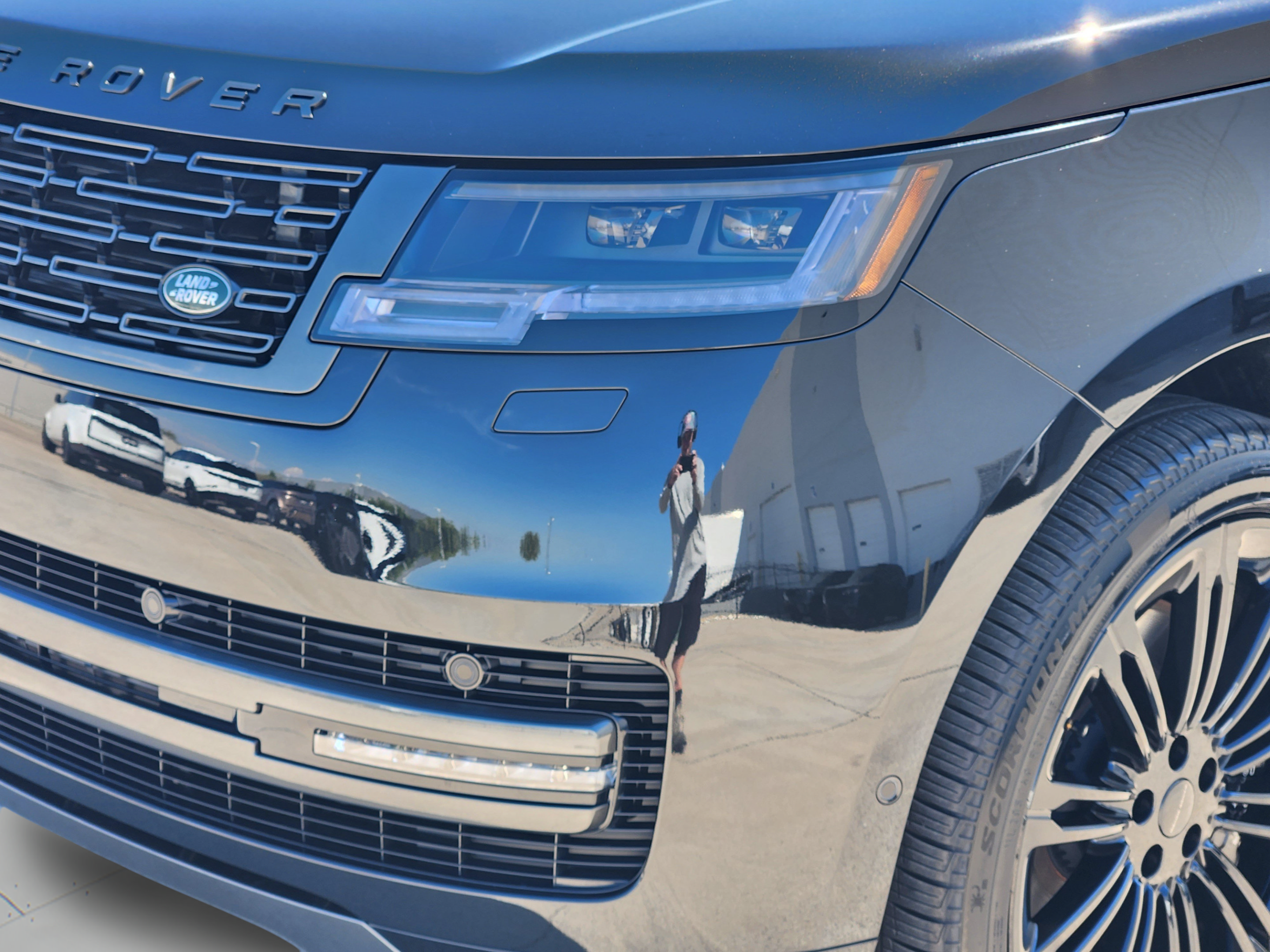 New 2026 Land Rover Range Rover Long Wheelbase SE AWD/4WD image 30