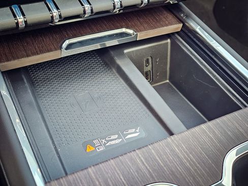 New 2026 GMC Acadia Denali w/ Super Cruise Package image 29