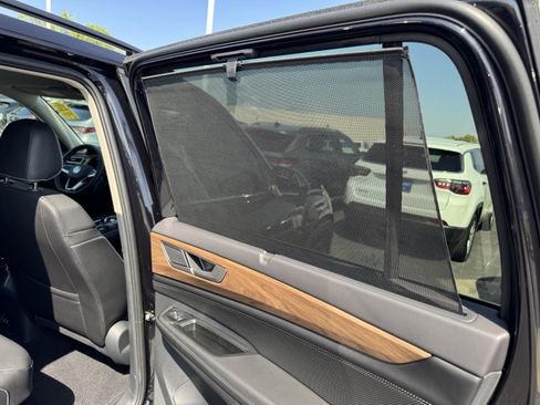 Used 2026 Volkswagen Atlas SE FWD image 33