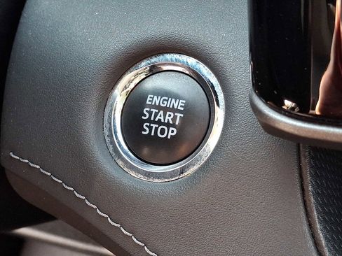 Used 2023 Toyota Highlander XLE AWD/4WD image 24