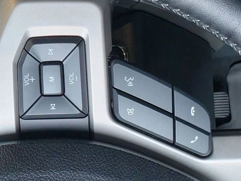 Used 2022 Ford F250 Lariat w/ Black Appearance Package AWD/4WD image 28