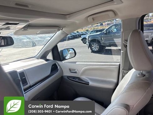 Used 2020 Toyota Sienna XLE w/ XLE Navigation Package AWD/4WD image 8
