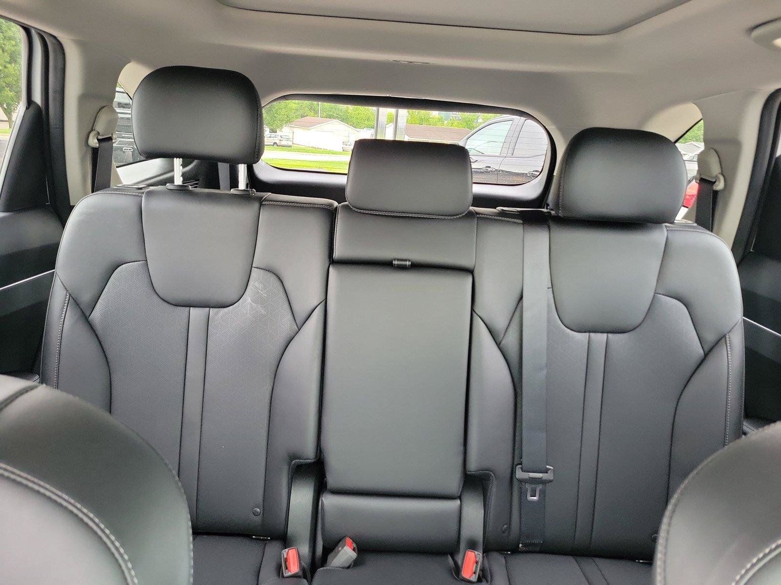 Used 2022 Kia Sorento S w/ Panoramic Sunroof Package FWD image 13