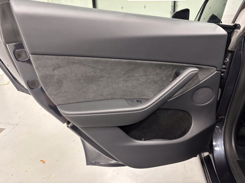 Used 2024 Tesla Model Y Long Range AWD/4WD image 37