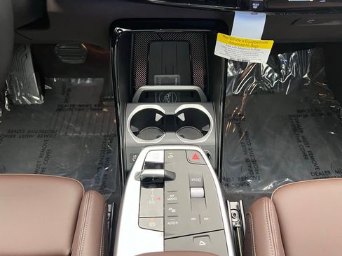 Used 2025 BMW X1 xDrive28i w/ Premium Package image 12