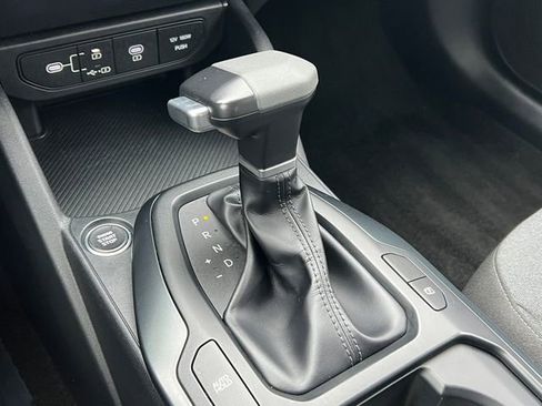 Used 2025 Kia K4 LXS image 24