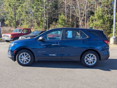 Used 2022 Chevrolet Equinox LS image 7