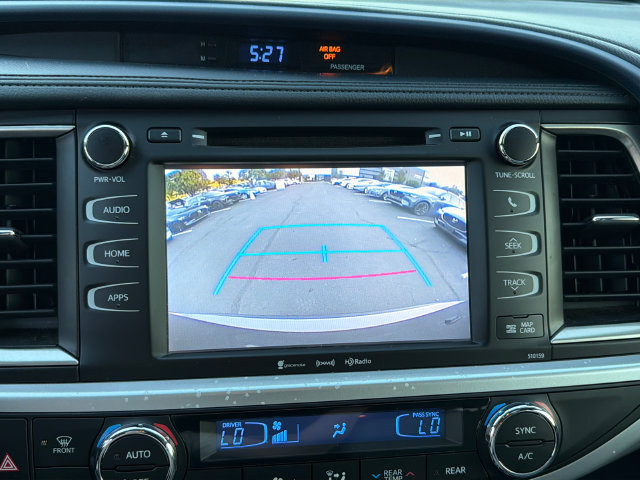 Used 2016 Toyota Highlander XLE FWD image 17