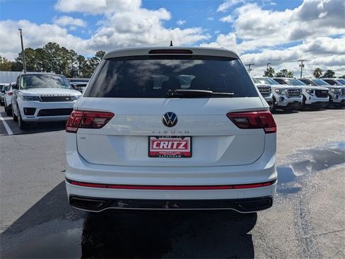 Used 2022 Volkswagen Tiguan SE R-Line image 6