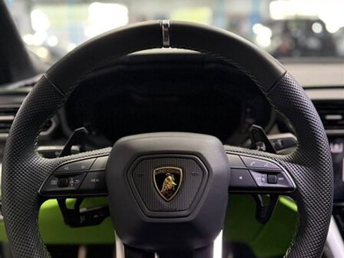 Used 2024 Lamborghini Urus S image 12