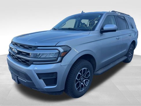 Used 2024 Ford Expedition XLT image 9