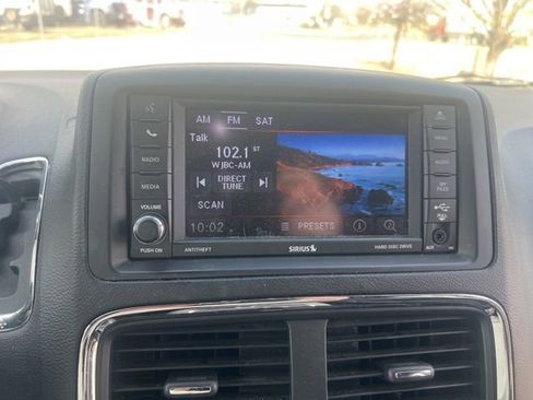 Used 2020 Dodge Grand Caravan SXT w/ Driver Convenience Group image 11