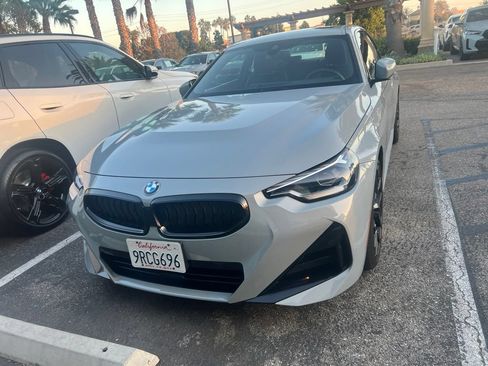 Used 2025 BMW 230i Coupe w/ M Sport Package RWD image 2