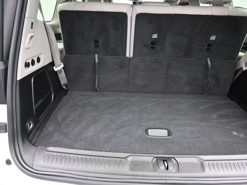 Used 2024 Jeep Wagoneer Series II w/ Flexible Seating Group RWD image 15