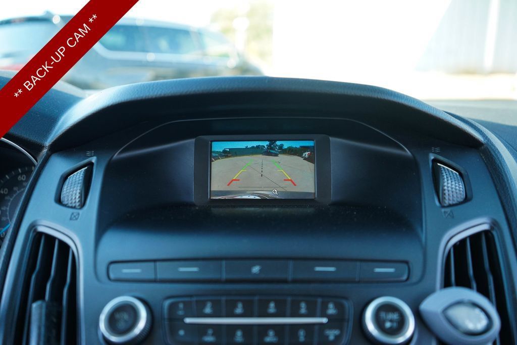 Used 2018 Ford Focus SE FWD image 11
