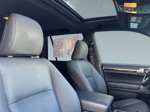Used 2023 Lexus GX 460 Premium image 26