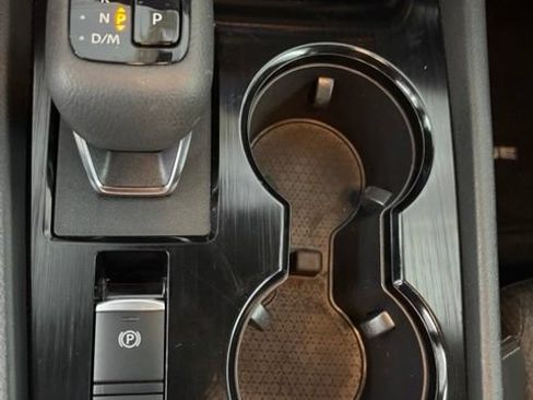 Used 2024 Nissan Rogue SV AWD/4WD image 22