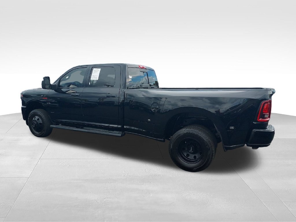 Used 2025 RAM 3500 Tradesman AWD/4WD image 3