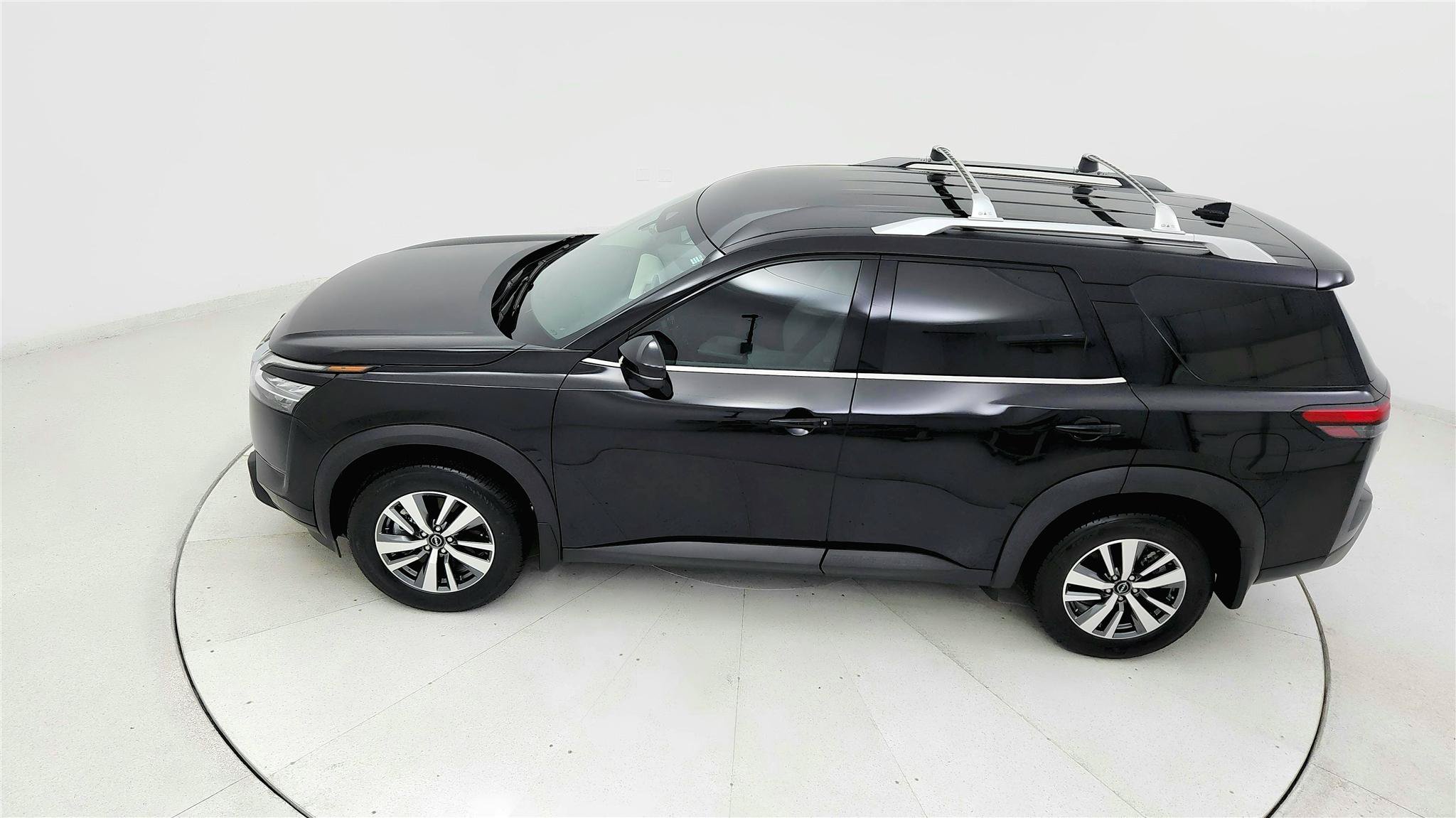 Used 2024 Nissan Pathfinder SL w/ Cargo Package FWD image 14
