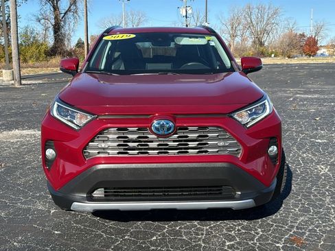 Used 2019 Toyota RAV4 Limited image 2