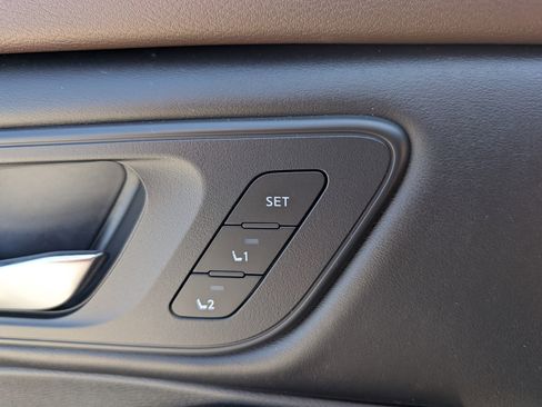 Used 2023 Nissan Rogue SL w/ SL Premium Package image 21