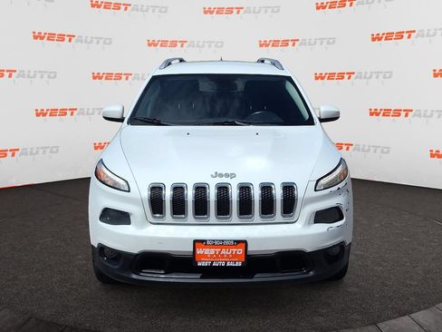 Used 2016 Jeep Cherokee Latitude w/ Cold Weather Group AWD/4WD image 8