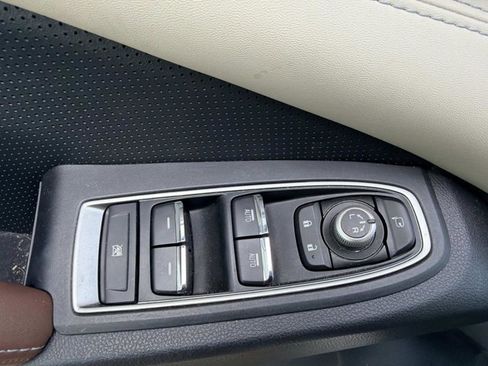 Used 2022 Subaru Ascent Touring AWD/4WD image 8