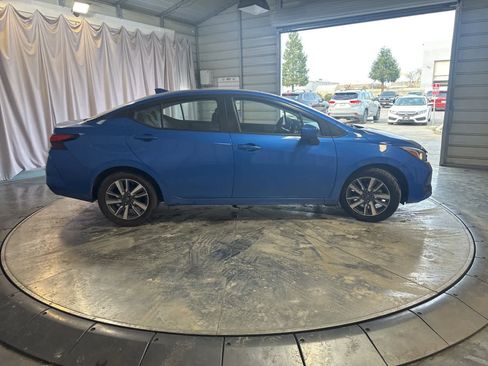 Used 2023 Nissan Versa SV image 4