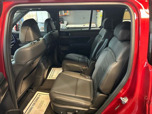 New 2025 Hyundai Santa Fe Calligraphy image 4