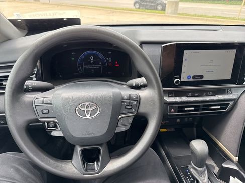 Used 2026 Toyota Camry LE FWD image 18