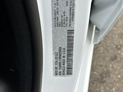 Used 2024 RAM 1500 Laramie image 27