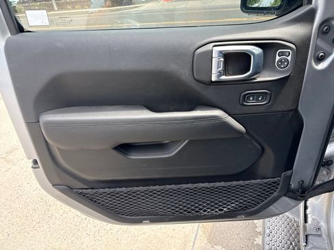 Used 2021 Jeep Wrangler Unlimited Sahara AWD/4WD image 17