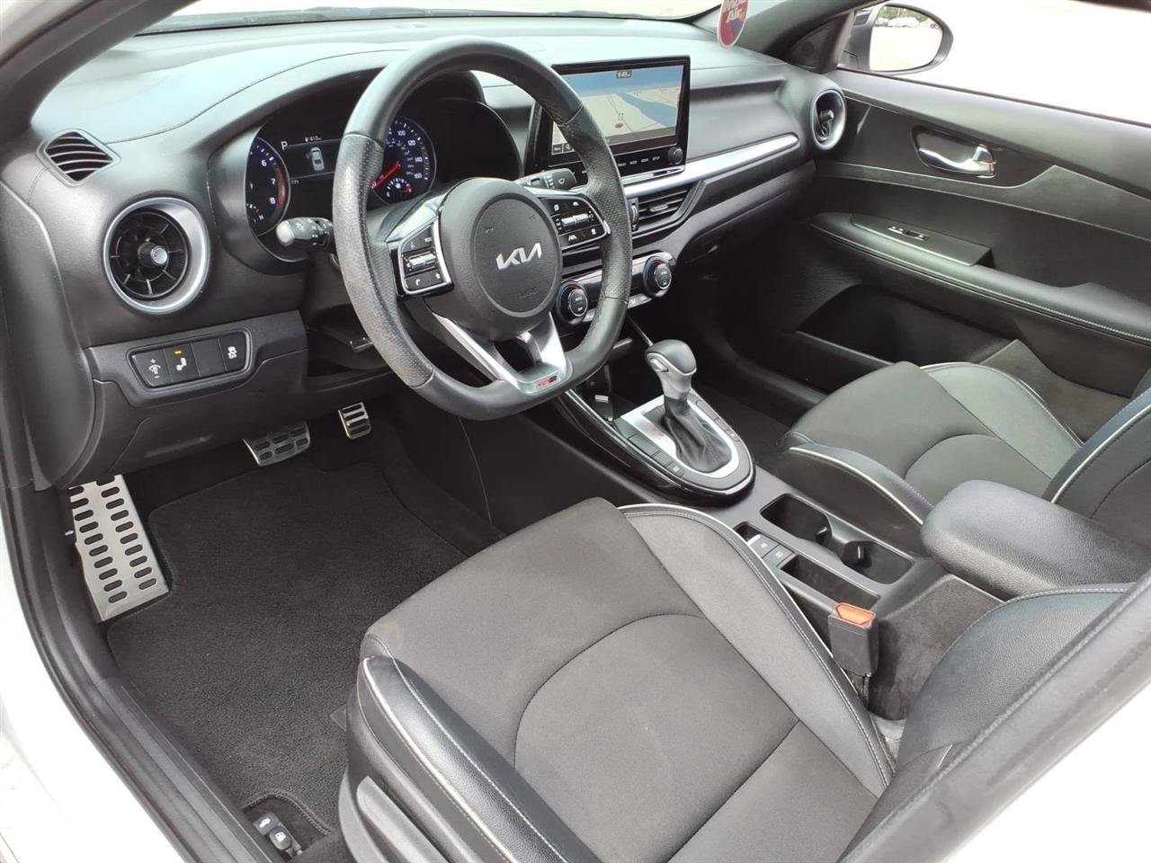 Used 2023 Kia Forte GT-Line w/ GT-Line Technology Package FWD image 5