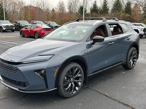 New 2025 Toyota Crown Signia w/ Advanced Technology Package image 2