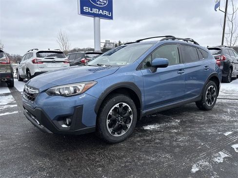 Used 2022 Subaru Crosstrek 2.0i Premium w/ Moonroof Package image 6