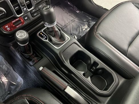 Used 2018 Jeep Wrangler Unlimited Rubicon AWD/4WD image 16